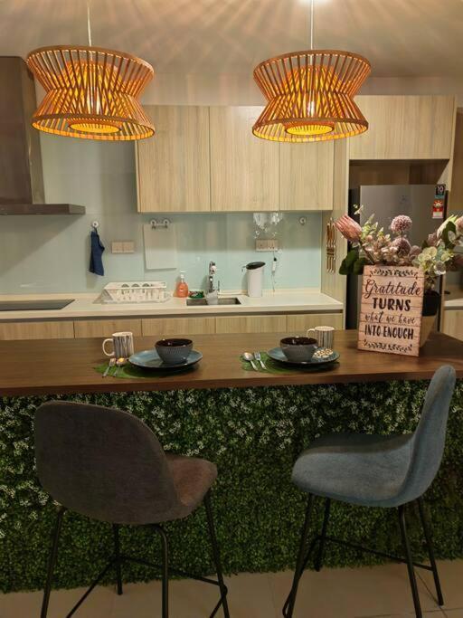 Alocasia Geniehome 3Br Free Wifi @ Utropolis Shah Alam Exterior photo