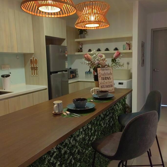 Alocasia Geniehome 3Br Free Wifi @ Utropolis Shah Alam Exterior photo
